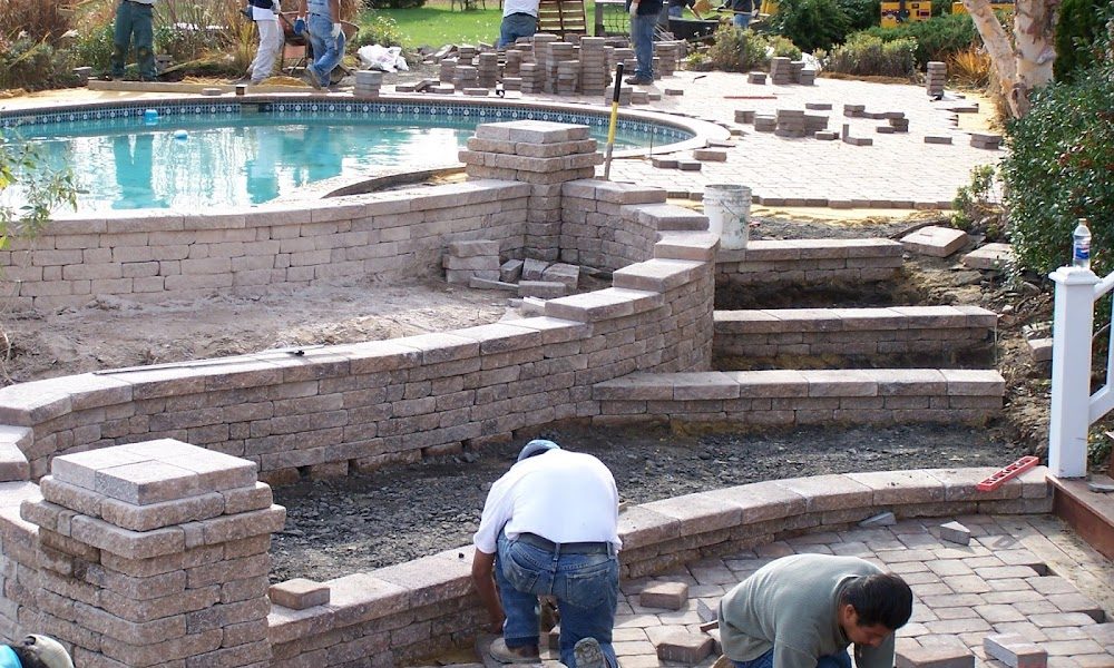 Signature Lawn & Landscape LLC