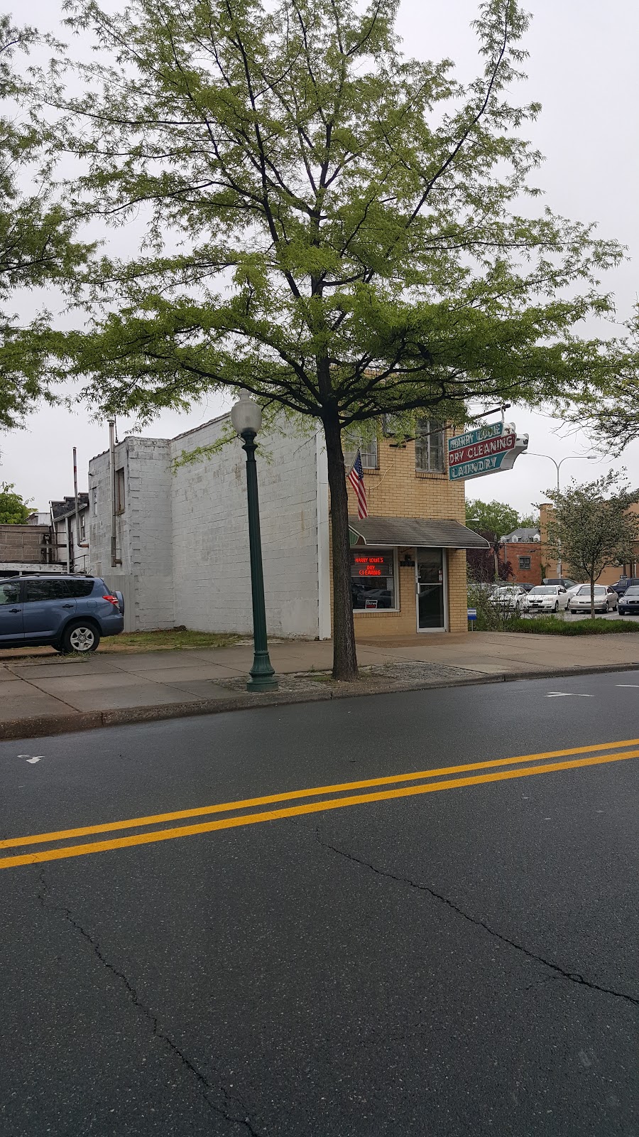 Harry Louie Laundry & Dry Cleaning