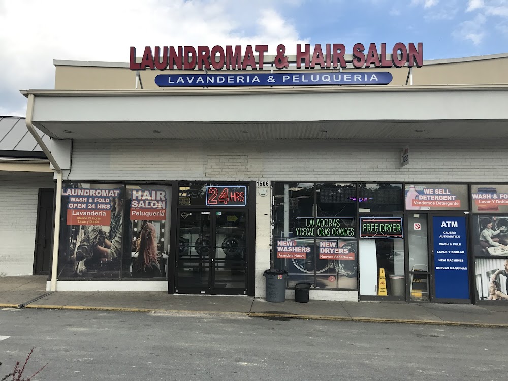 Laundry Mom / Latino Laundromat