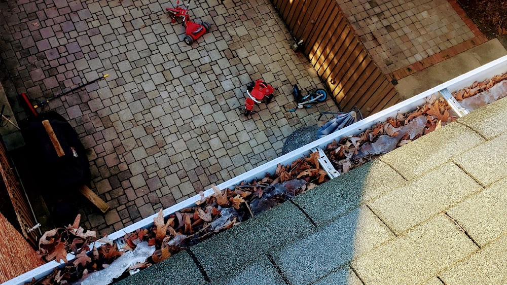 Reliable Gutter Cleaning