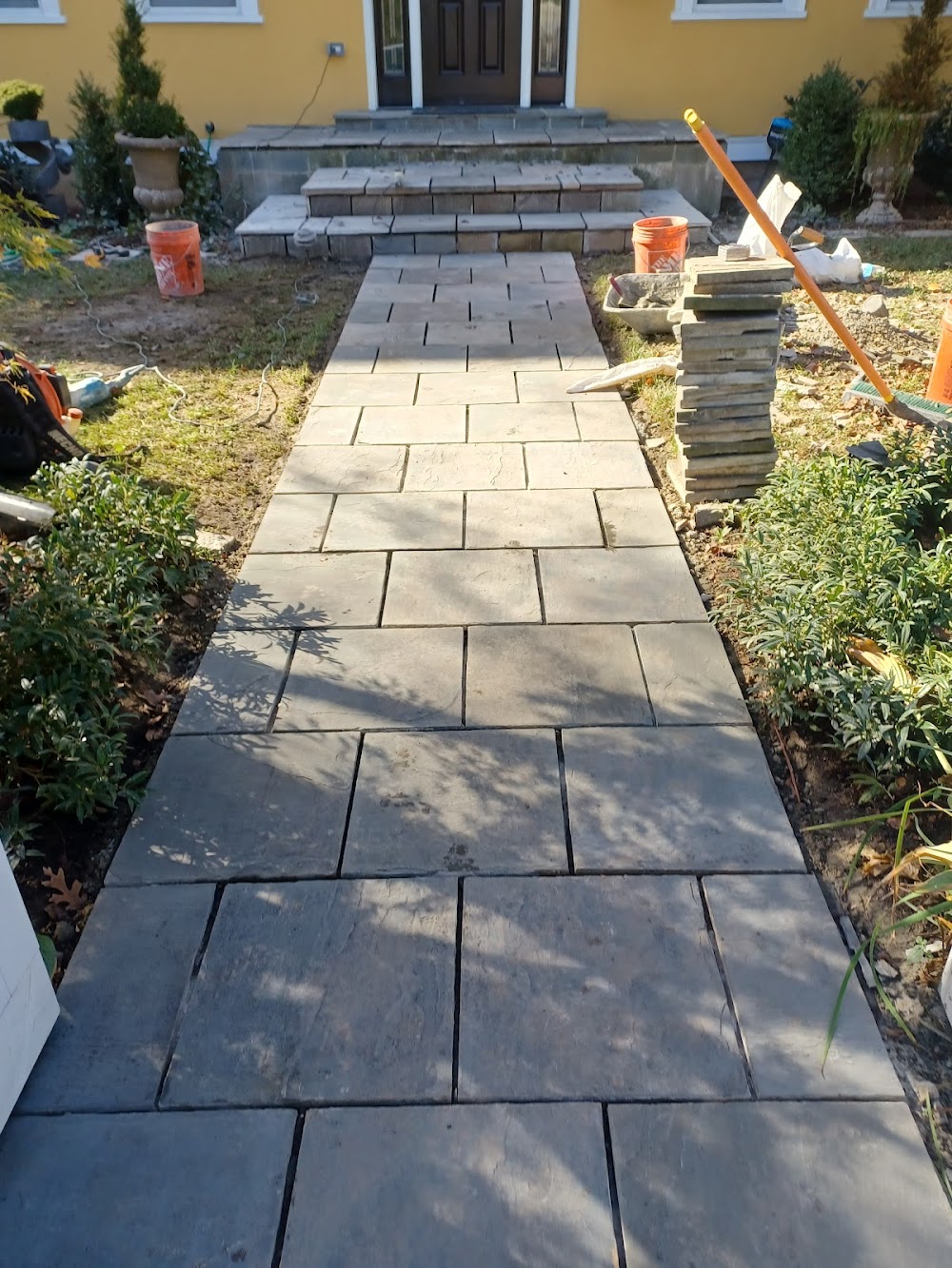 SES LANDSCAPING LLC